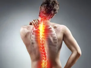 Mann mit Osteochondrose