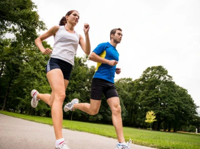 Paar gemeinsam beim Joggen